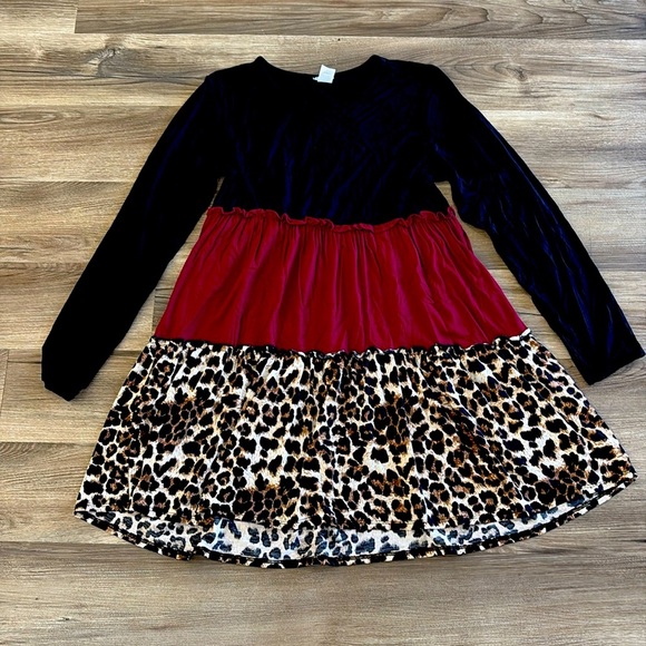 Women’s Long Sleeve Color Block Tunic Blouse – Size L – Black, Red, Leopard Prin - Picture 1 of 9